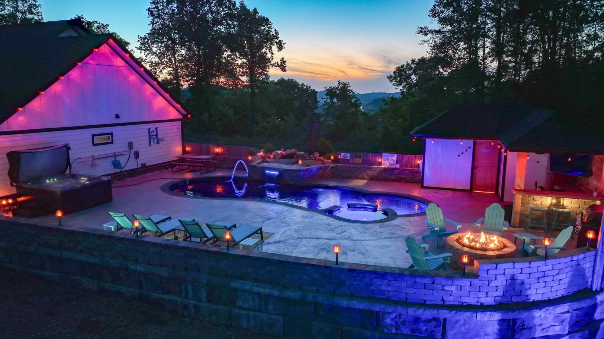 Вилла H2Oasis Incredible Pool Retreat With Mountains Views! Севьервилл Экстерьер фото